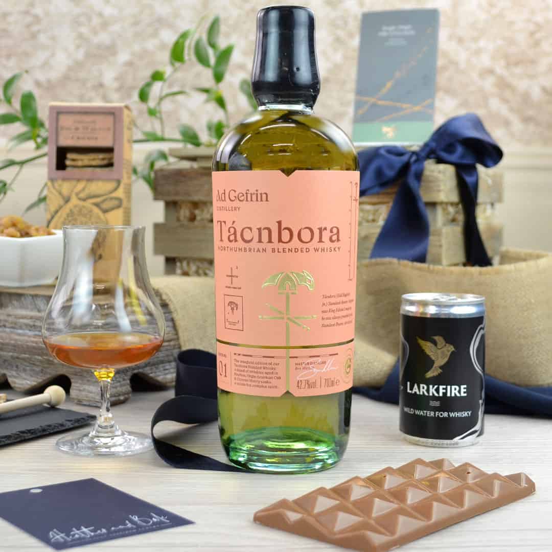 Tácnbora Whiskey and Cheese Crate